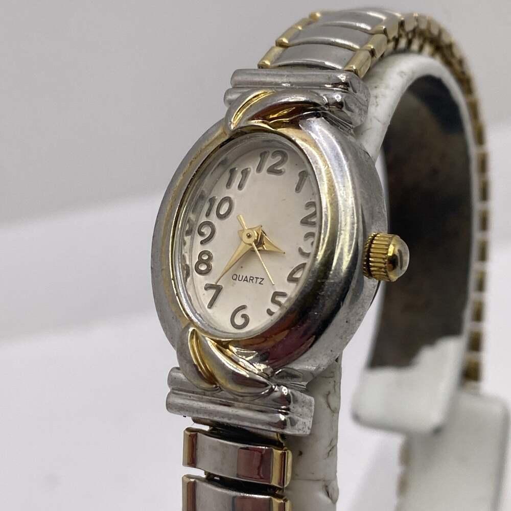 Vintage Womens Silver Tone Quartz Fashion Watch Works New Battery